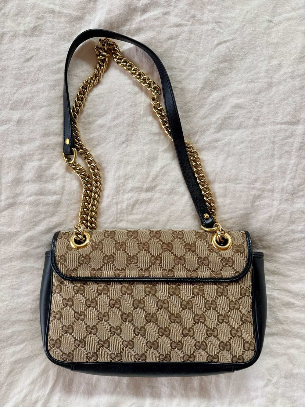 Gucci Beige GG Supreme Monogram Shoulder Bag with Black Trim - Picture 2 of 7